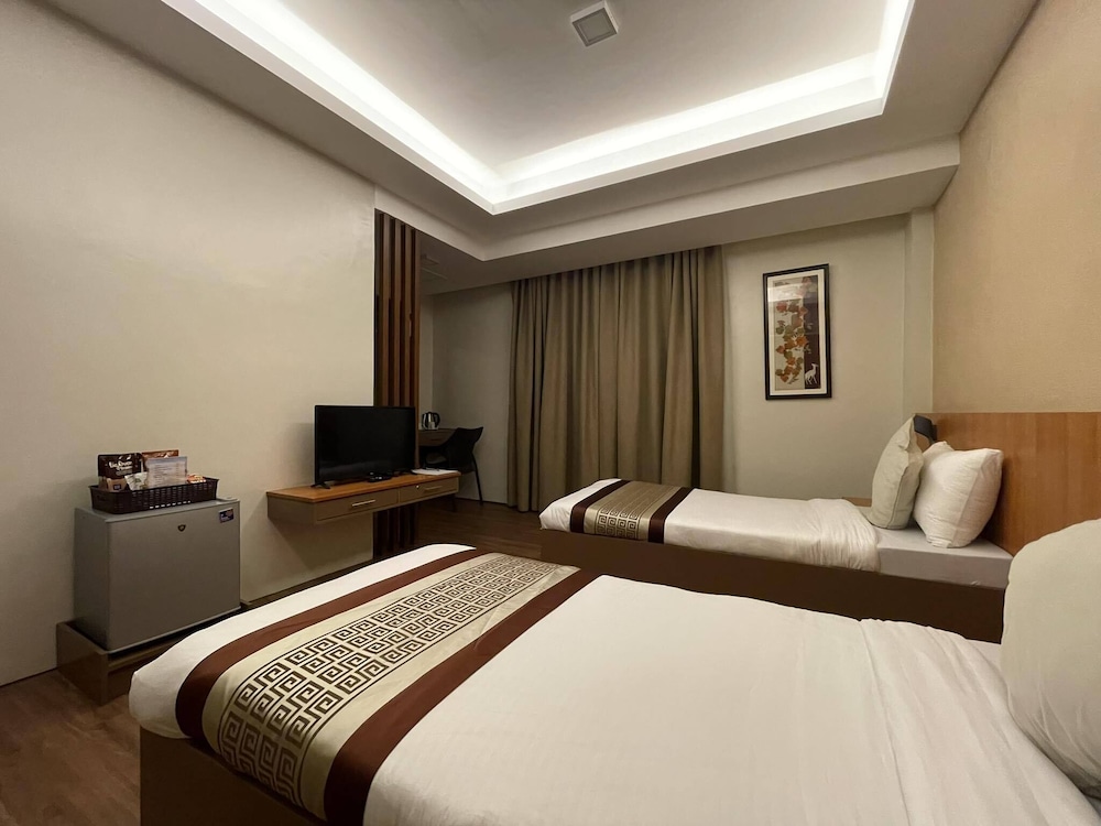 sarojus farmview hotel