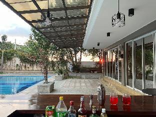 sarojus farmview hotel