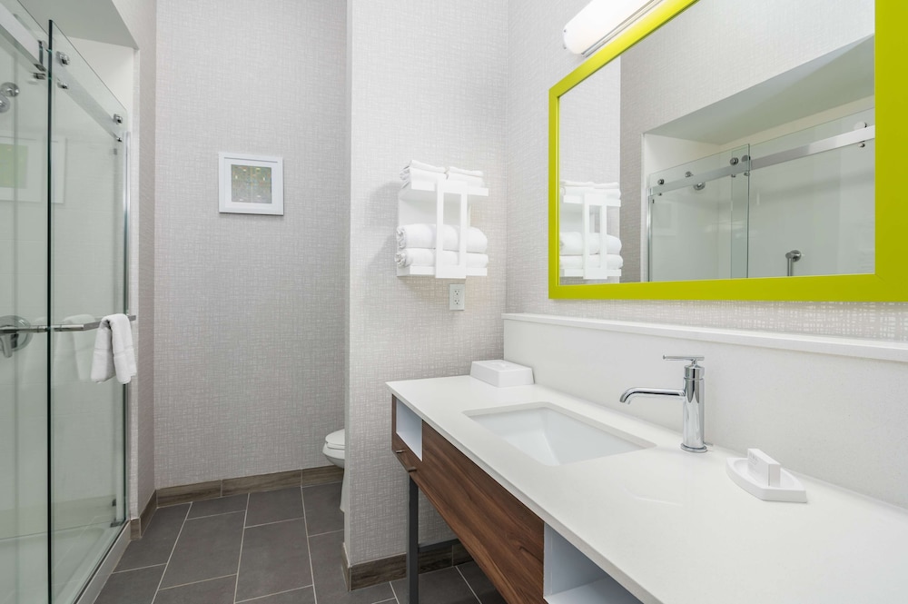 hampton inn and suites hartford manchester