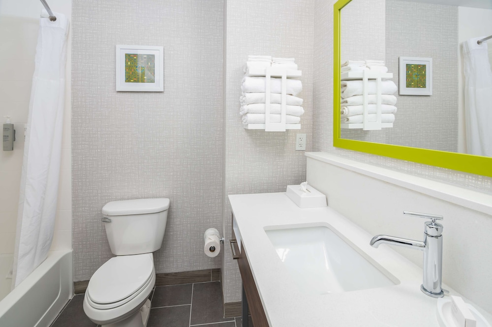 hampton inn and suites hartford manchester