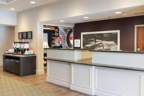 hampton inn and suites hartford manchester
