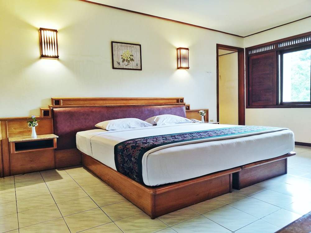the cipaku garden hotel