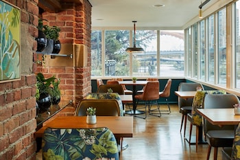 Manchester Marriott Victoria & Albert Hotel,Manchester City Centre>>Greater Manchester,4 star