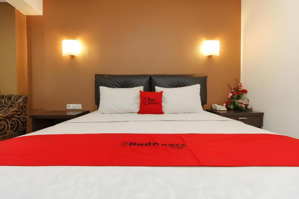 reddoorz plus grand populer hotel