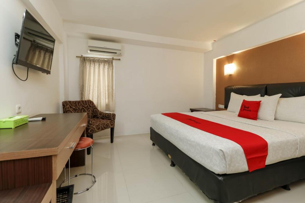 reddoorz plus grand populer hotel