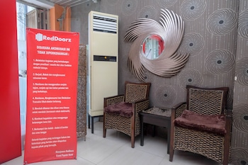 reddoorz plus grand populer hotel