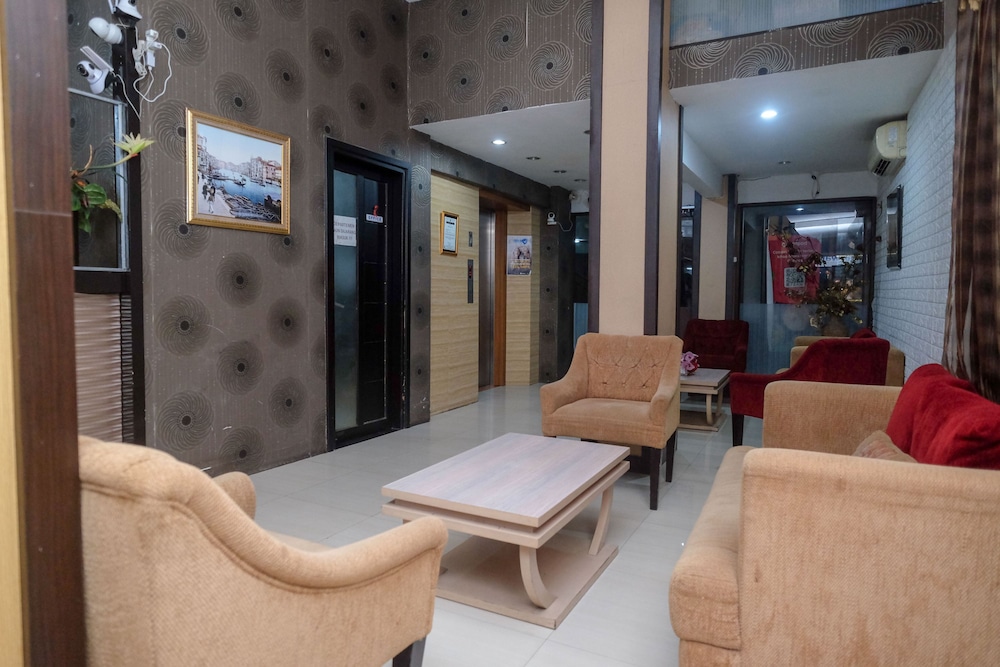 reddoorz plus grand populer hotel
