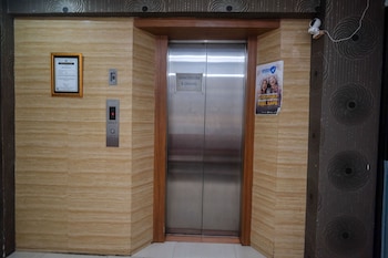 reddoorz plus grand populer hotel