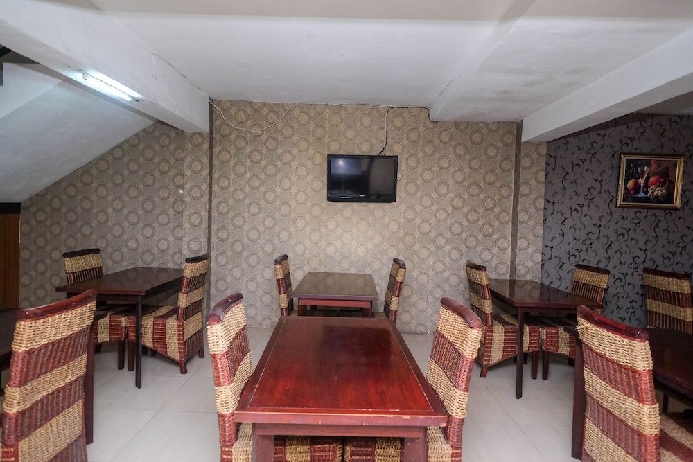 reddoorz plus grand populer hotel