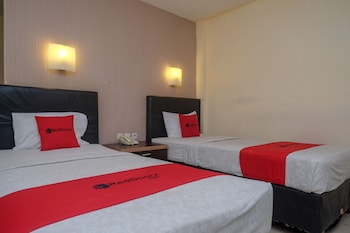 reddoorz plus grand populer hotel
