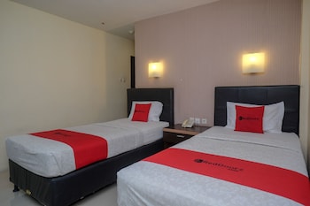 reddoorz plus grand populer hotel