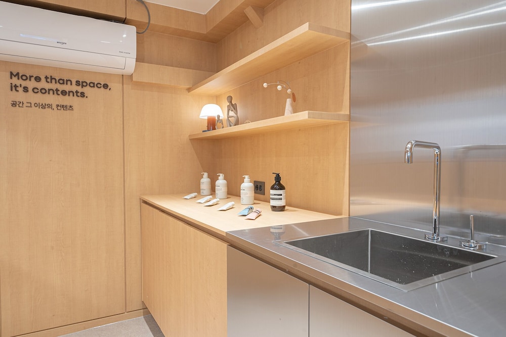 thehyoosik aank hotel guri