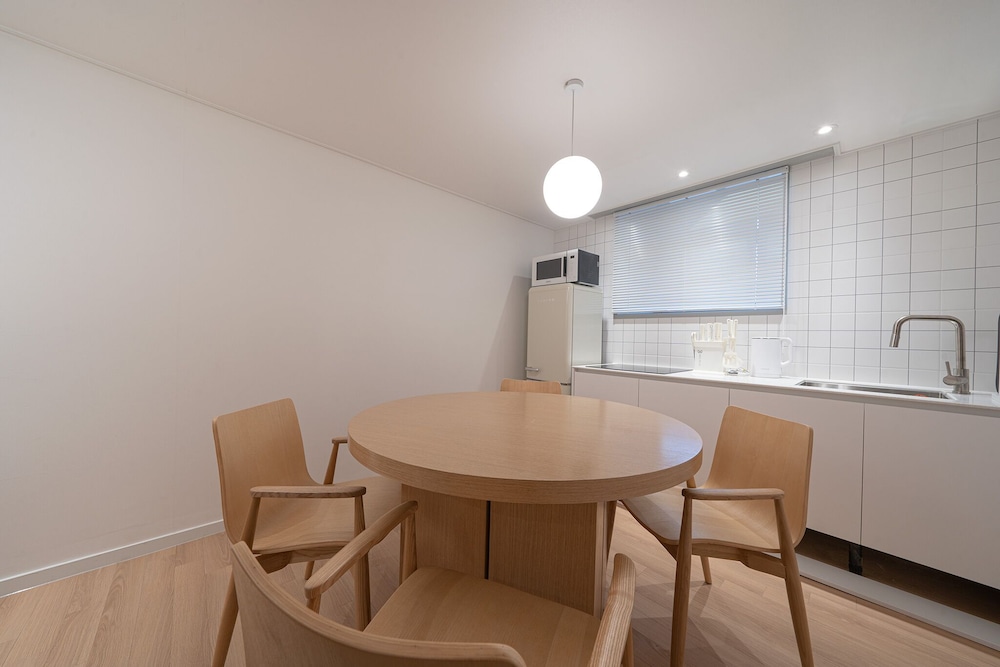 thehyoosik aank hotel guri