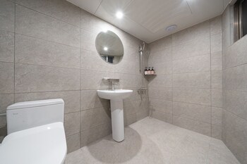 thehyoosik aank hotel guri