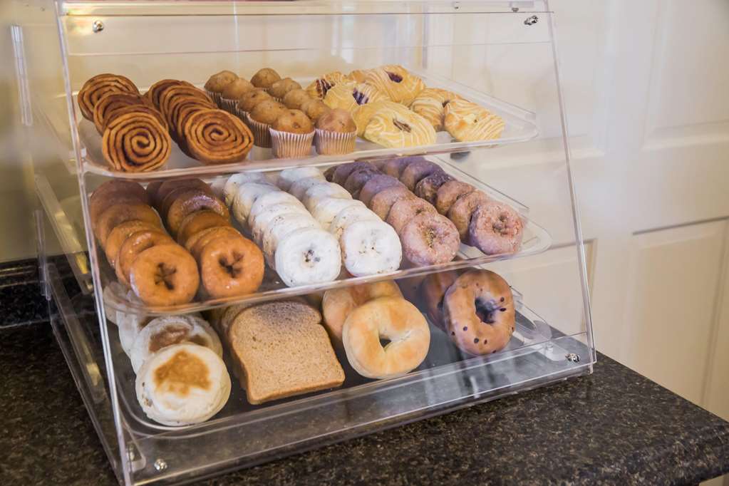 econo lodge crystal coast