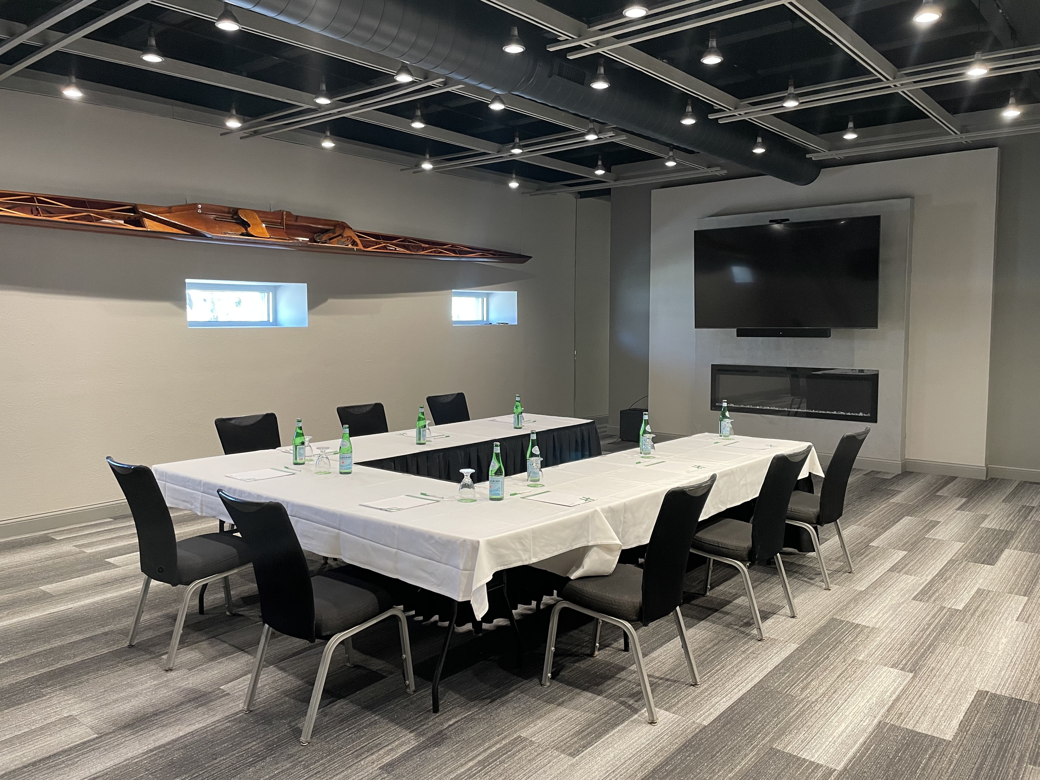 holiday inn manhattan at the campus by ihg