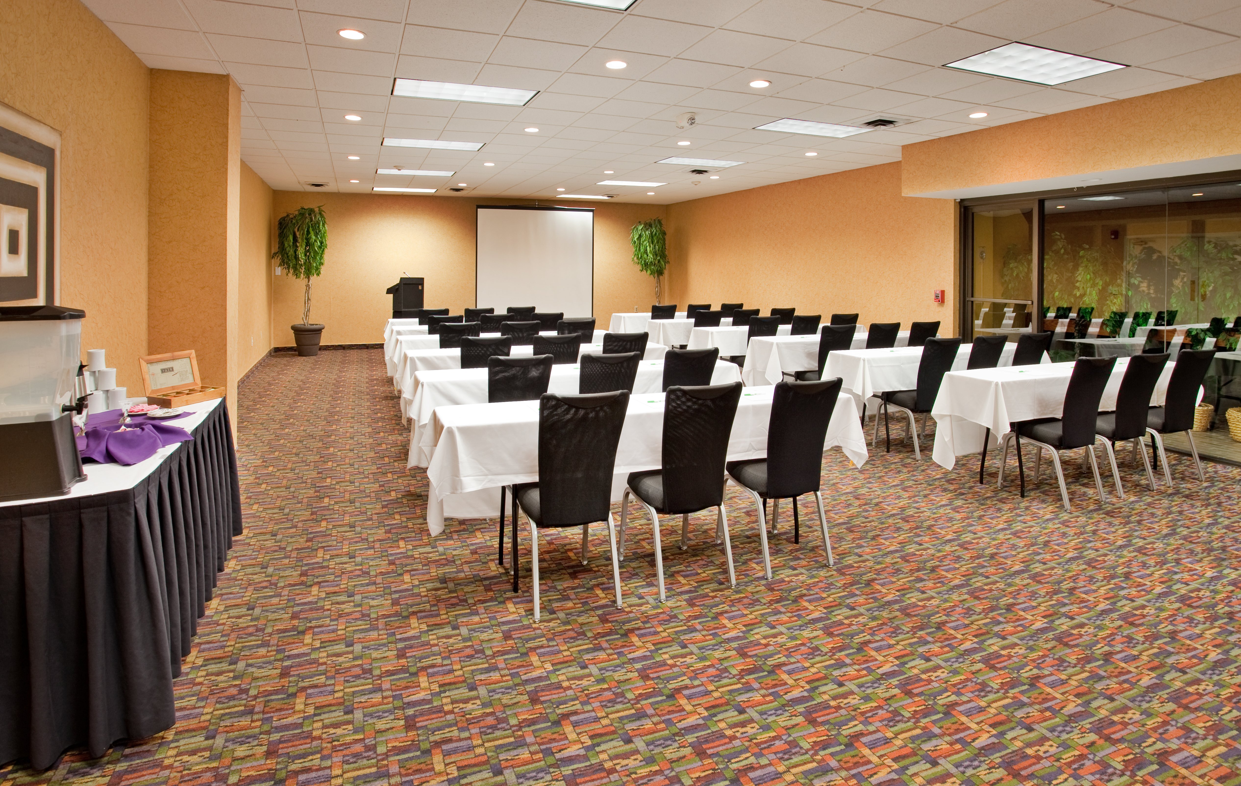 holiday inn manhattan at the campus by ihg