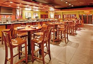 holiday inn manhattan at the campus by ihg