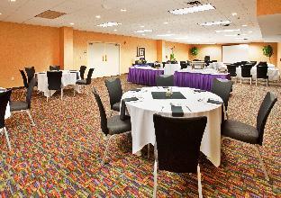 holiday inn manhattan at the campus by ihg