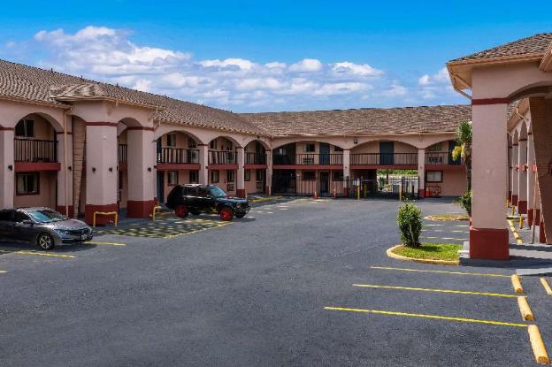 rodeway inn and suites east