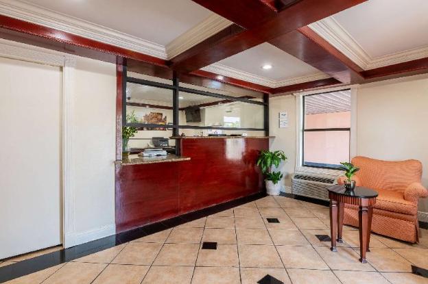 rodeway inn and suites east