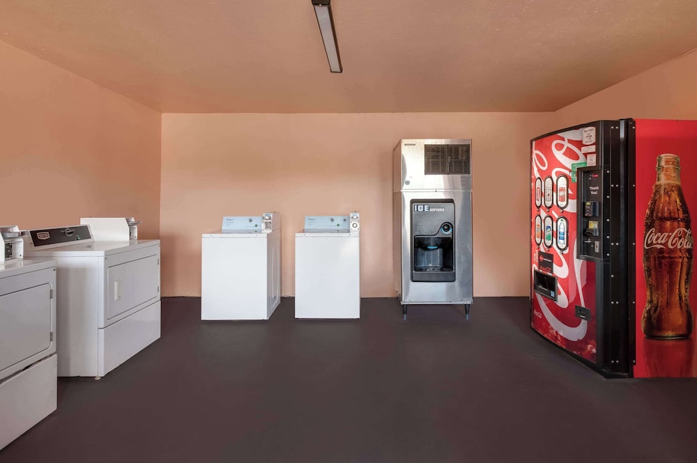 rodeway inn and suites east