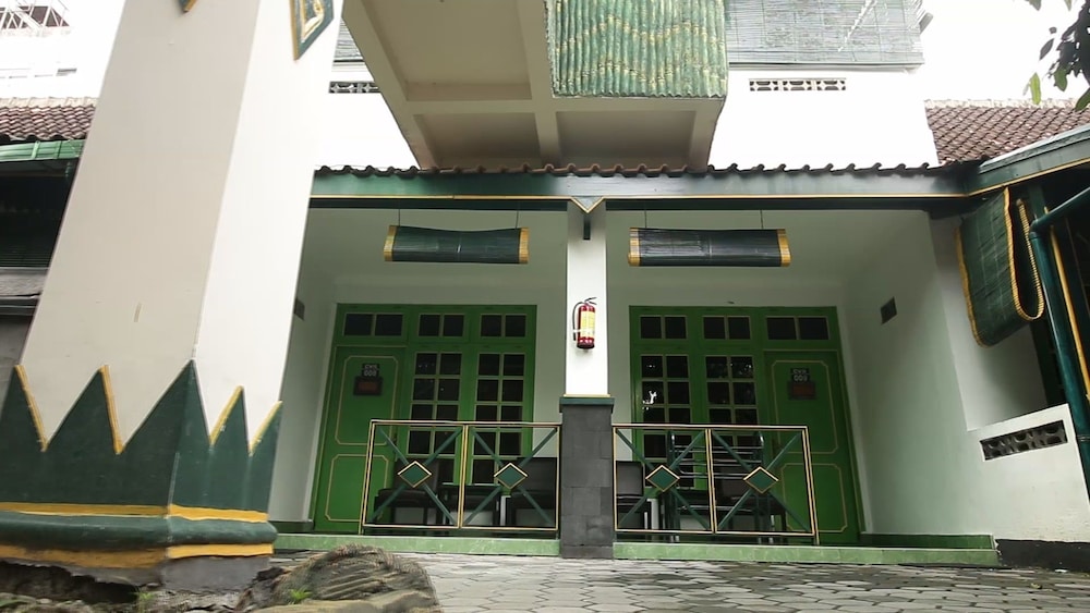 hotel batik yogyakarta
