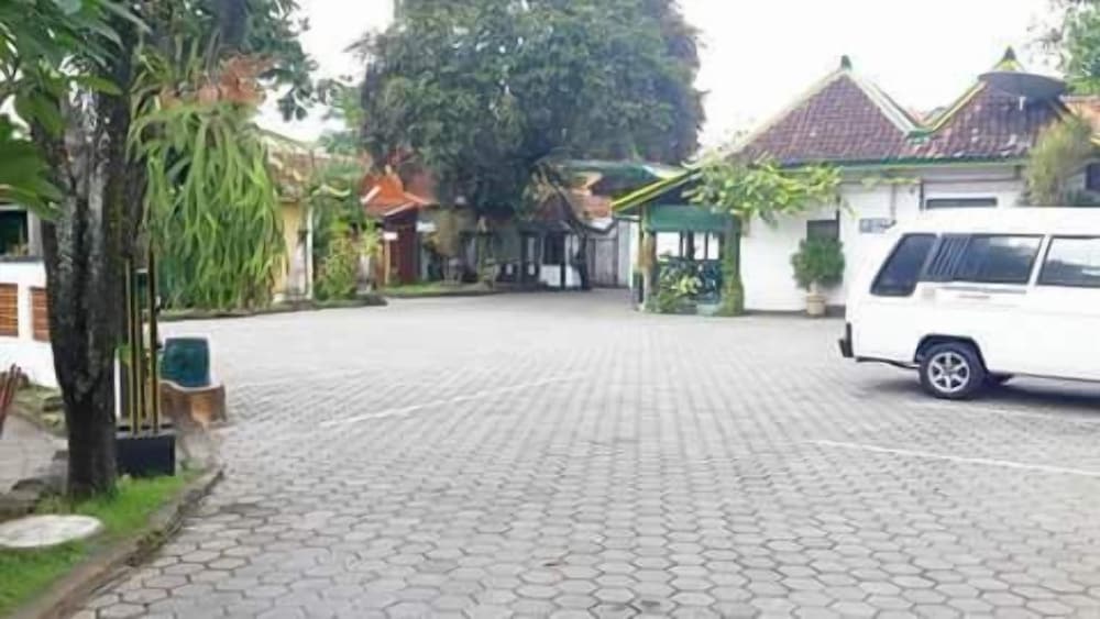 hotel batik yogyakarta