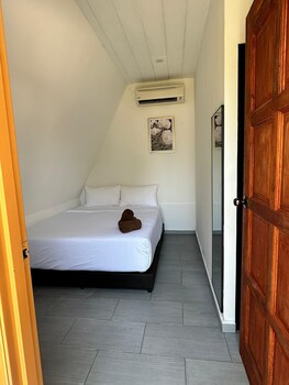 dumba bay tioman