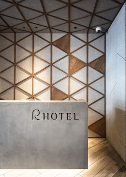 r hotel namba south