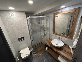assos troy port hotel