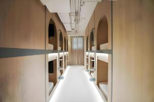 jyu capsule hotel