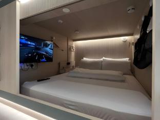 jyu capsule hotel