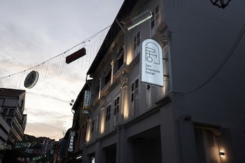 jyu capsule hotel