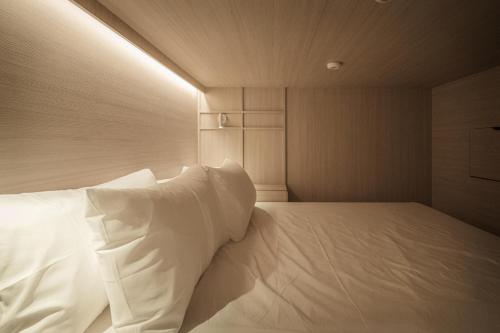 jyu capsule hotel