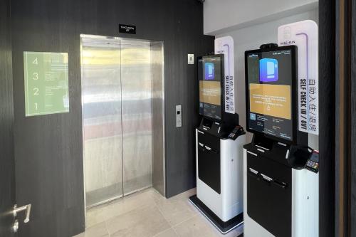 jyu capsule hotel