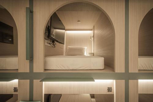 jyu capsule hotel
