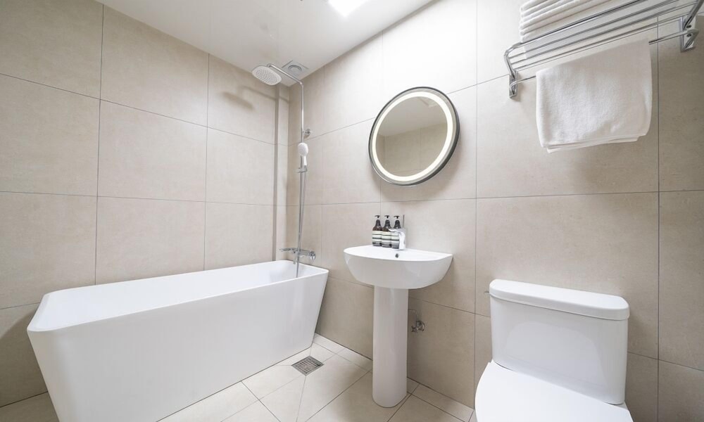 from h chung ju about hotel