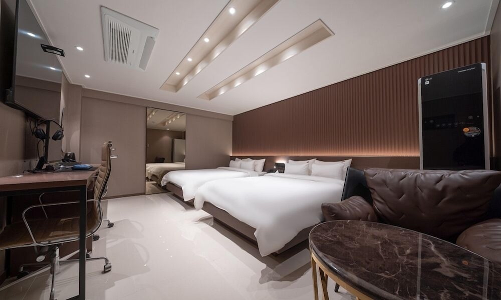 from h chung ju about hotel