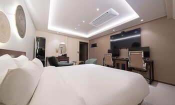 from h chung ju about hotel