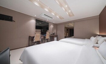 from h chung ju about hotel