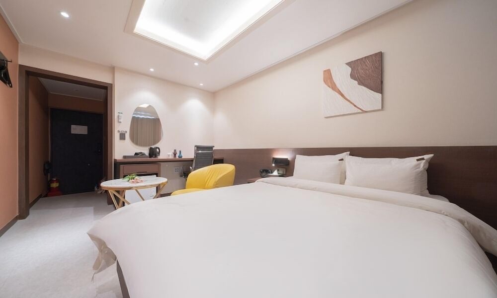 from h chung ju about hotel