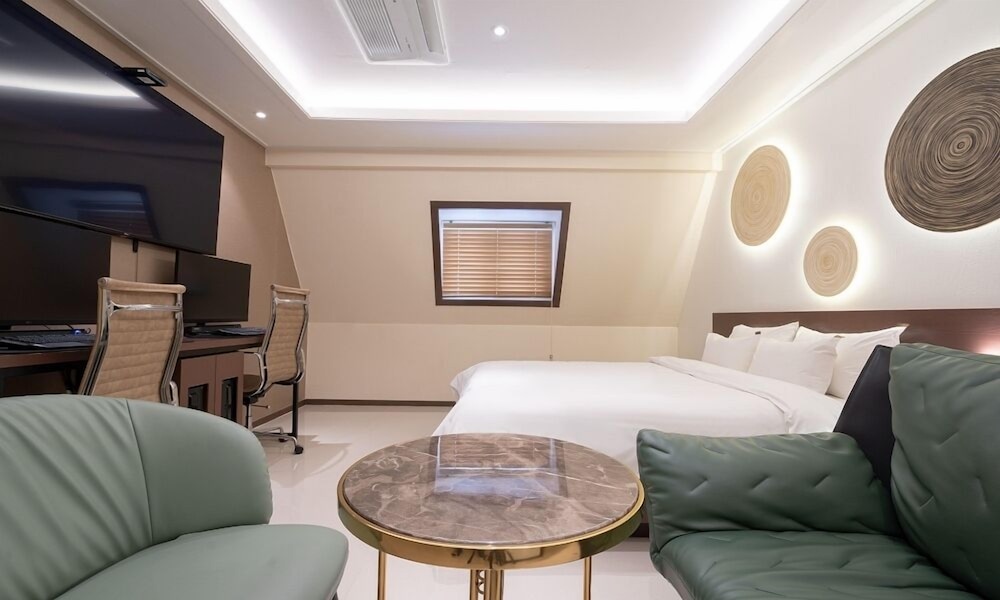 from h chung ju about hotel