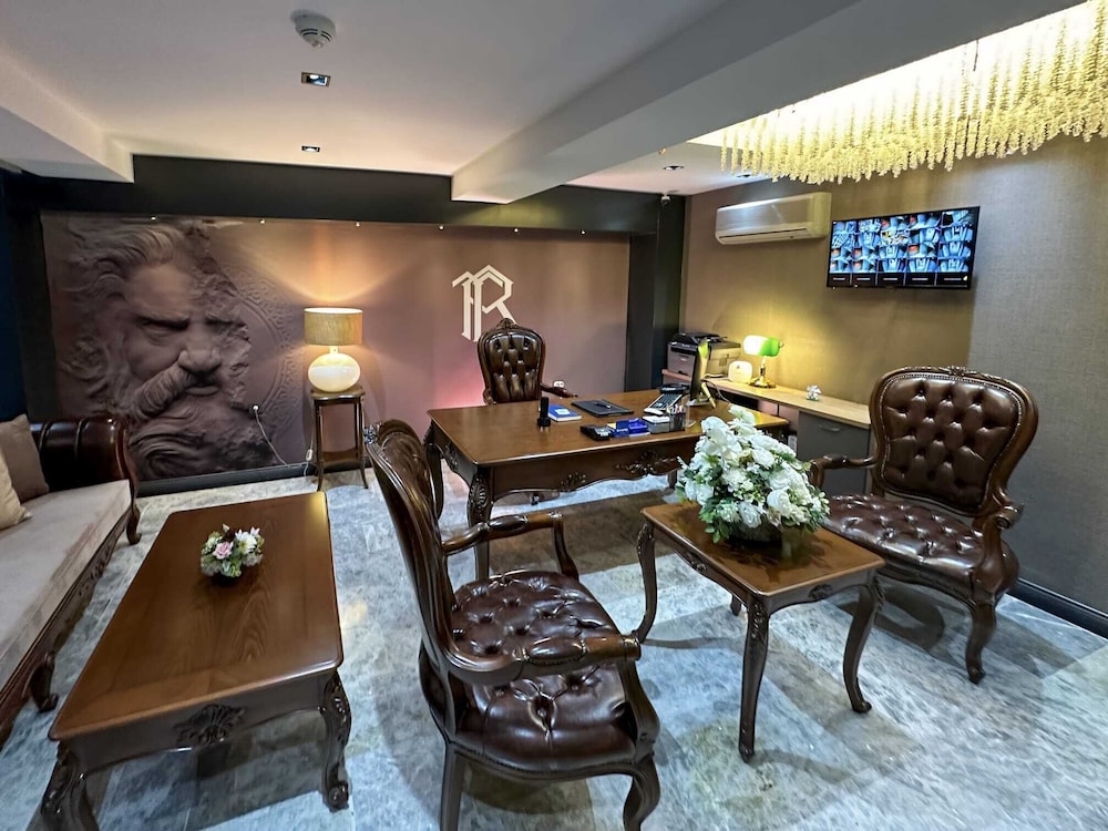 the royals hotel
