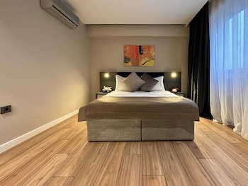 the royals hotel