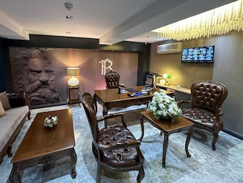 the royals hotel