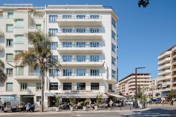 yelo promenade powered by sonder