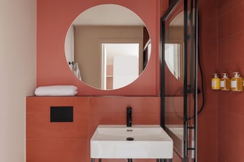 yelo promenade powered by sonder