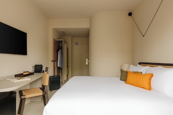 yelo promenade powered by sonder