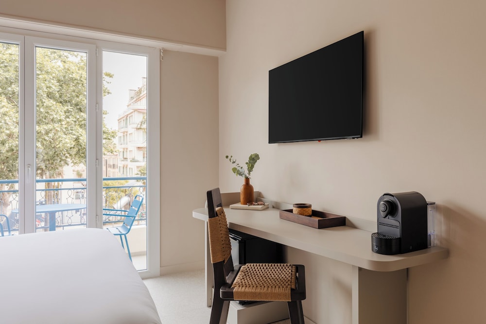 yelo promenade powered by sonder